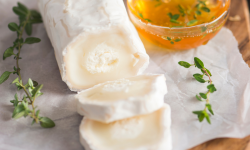 Fromage de chèvre en buche